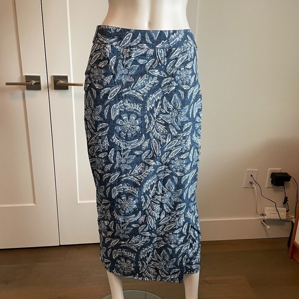Rip Skirt Floral Polyester Spandex Wrap Skirt w Velcro Close Denim Blue White S